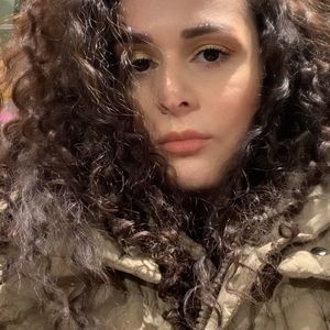 Meet your Posher, Zara